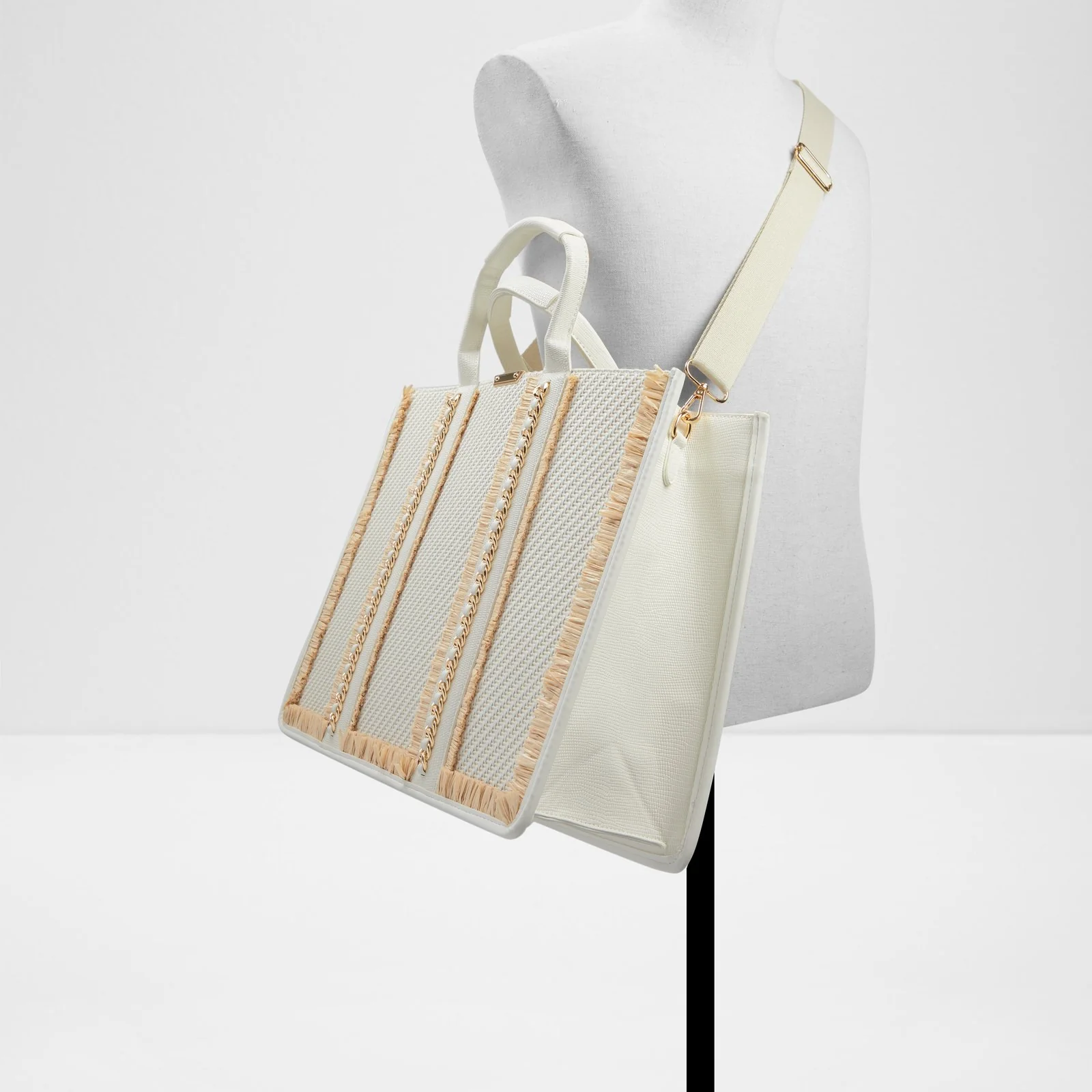 Aveline - Image 5
