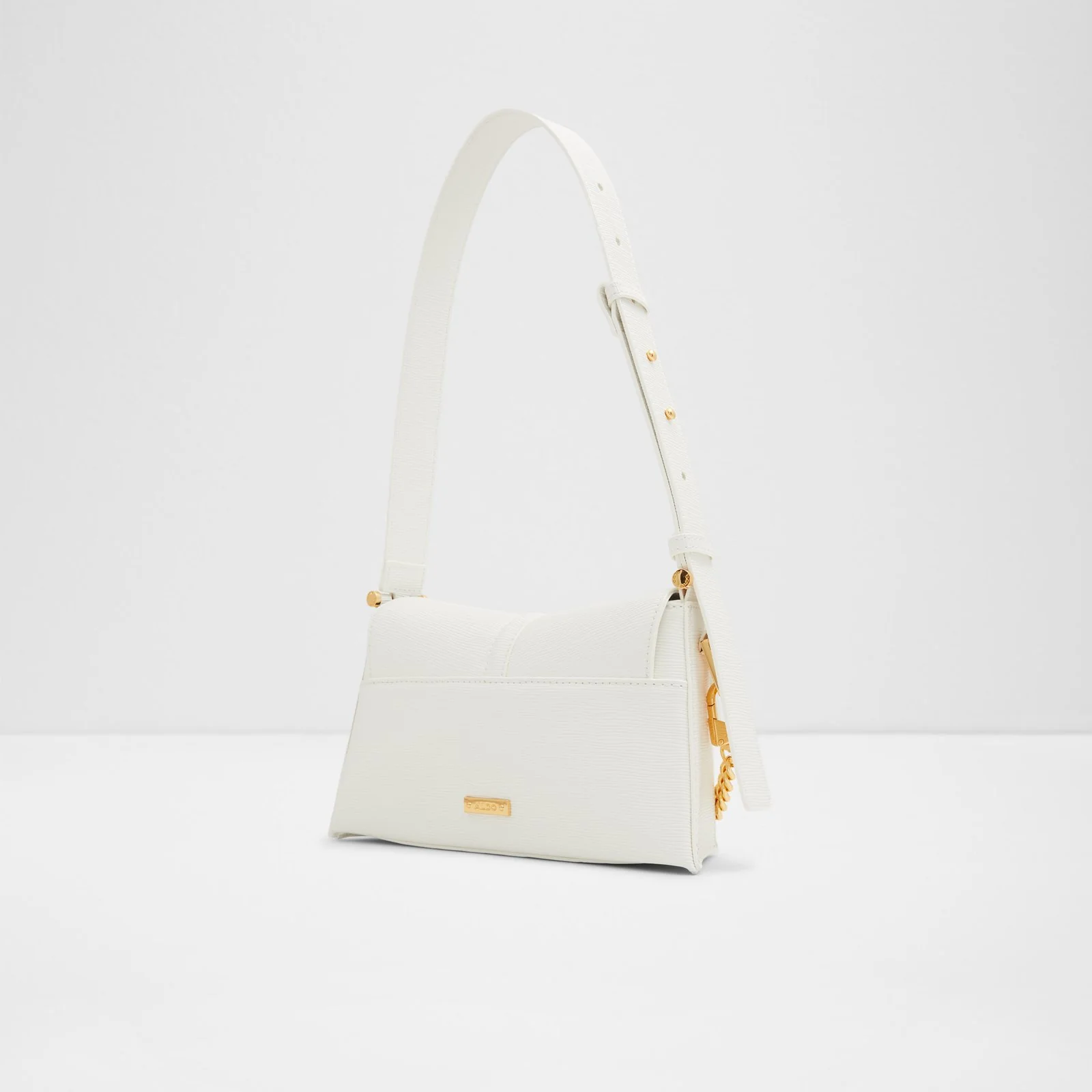 Averil - Image 3