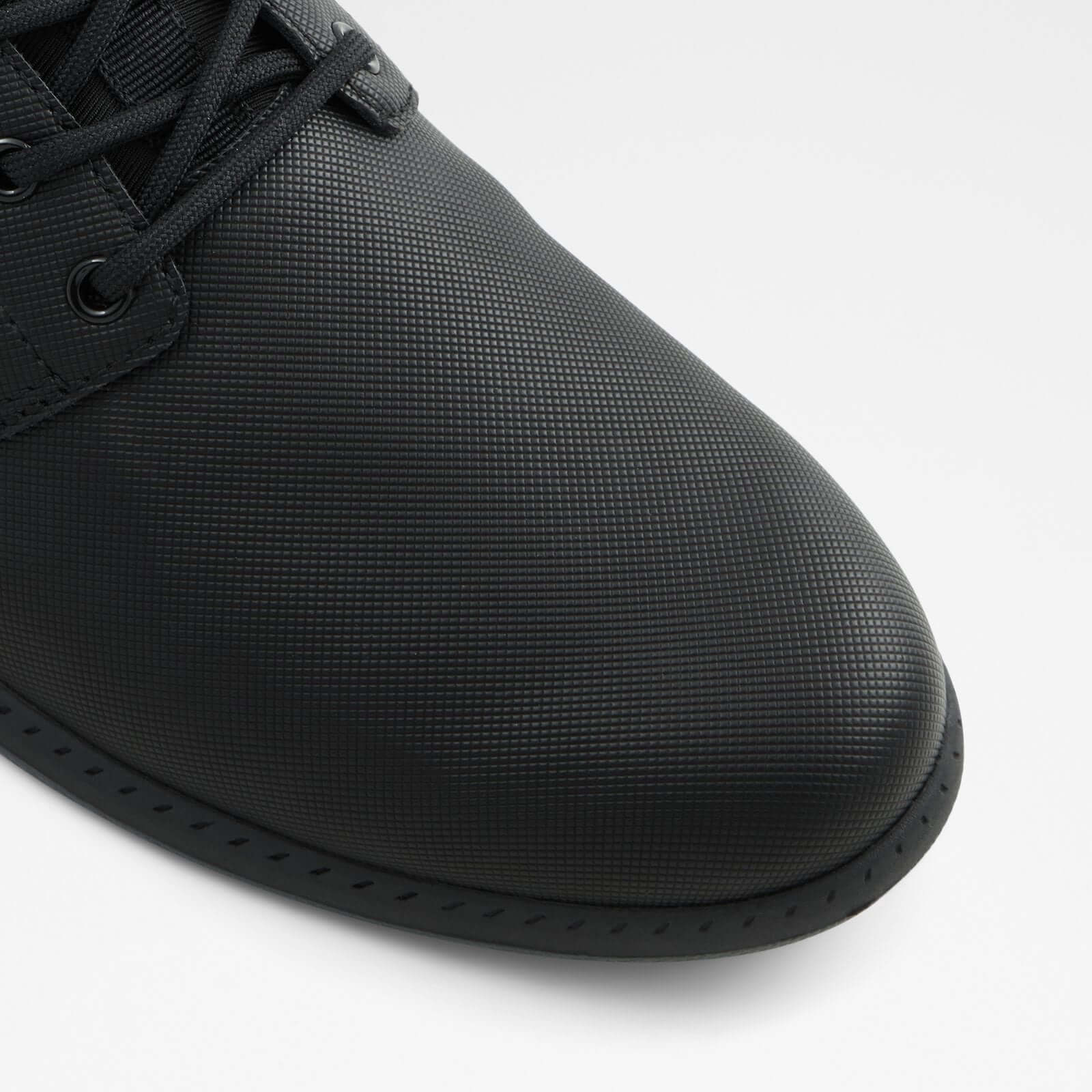 Bluffers - Image 6