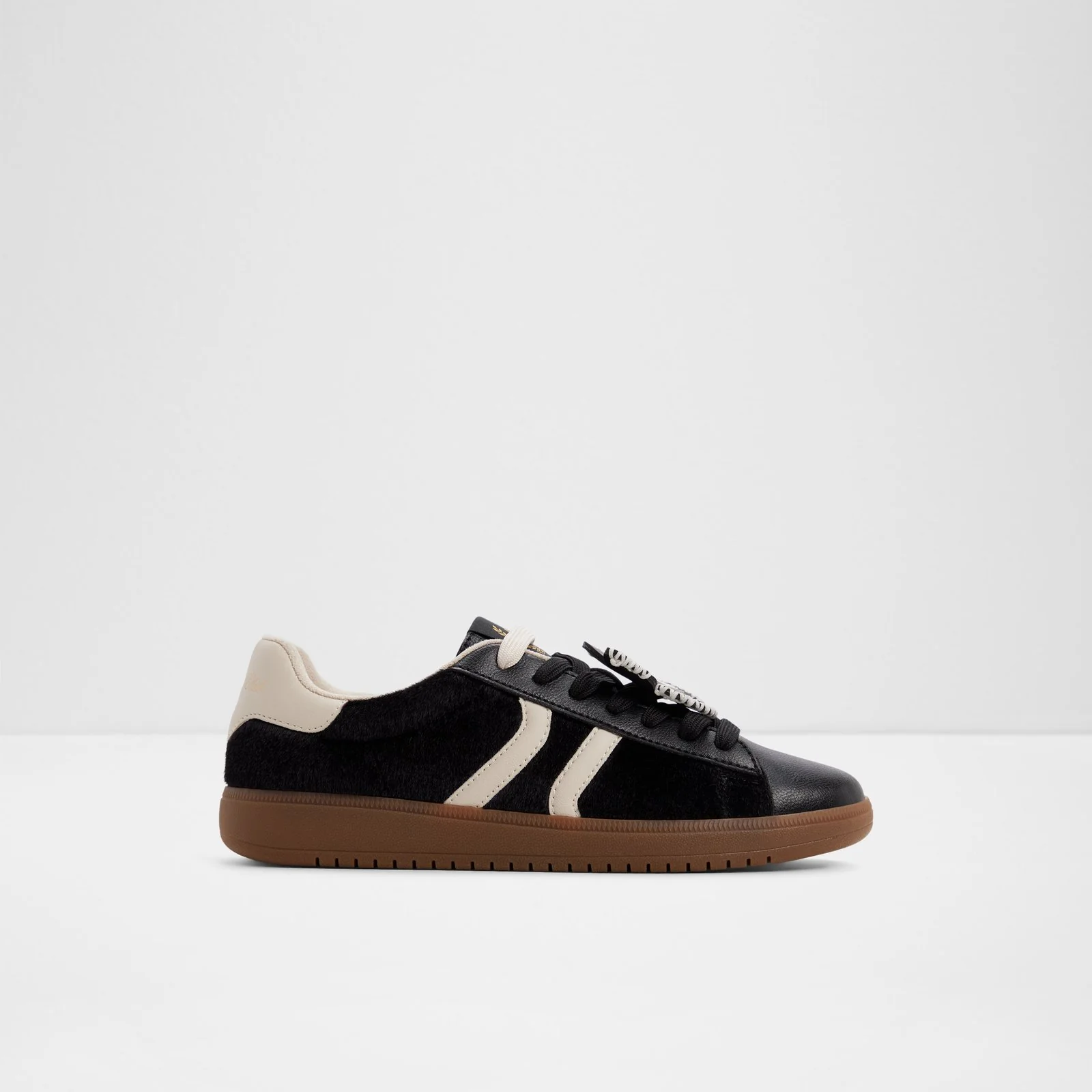 Chicsneaker2 - Image 2