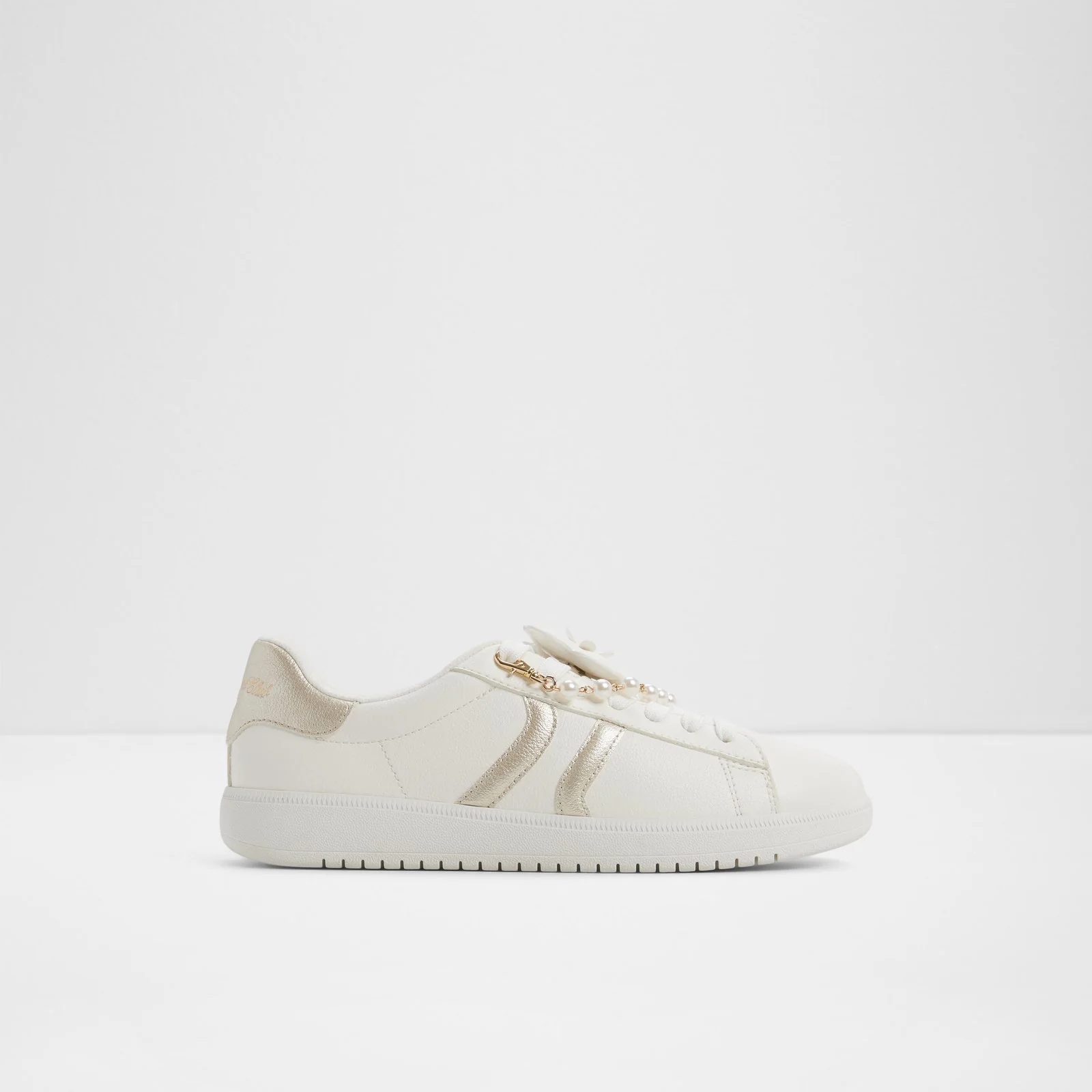 Chicsneaker2 - Image 2