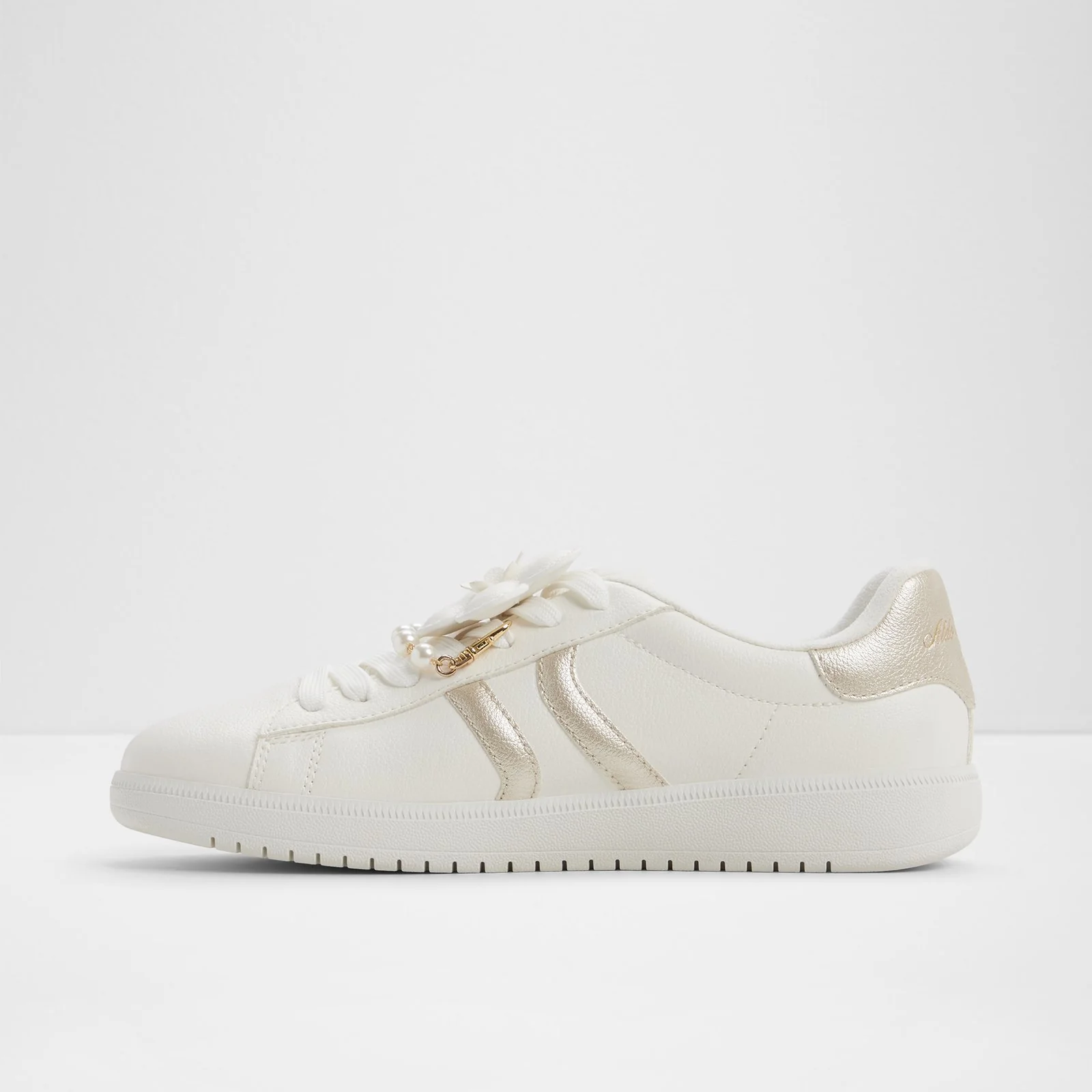 Chicsneaker2 - Image 4