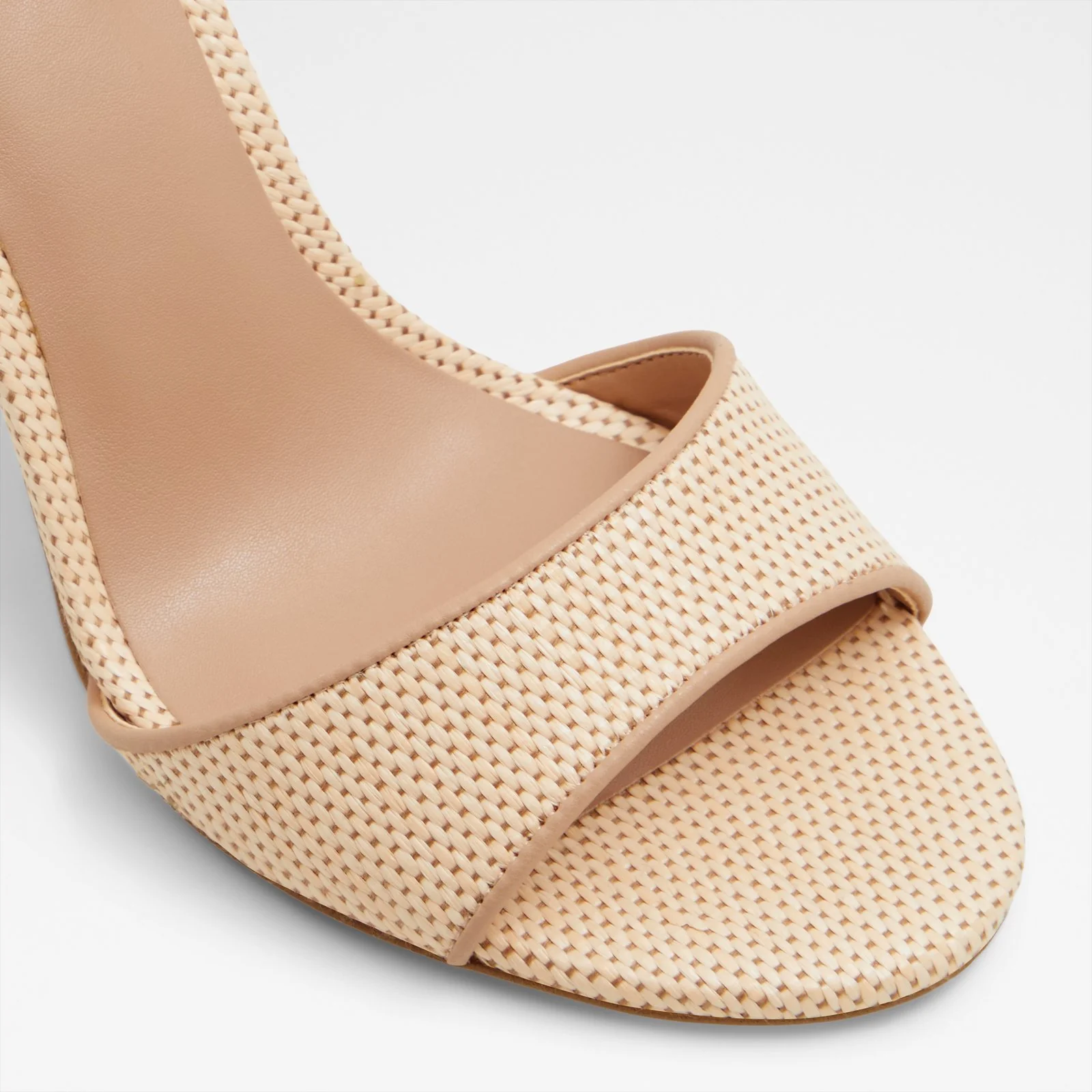 Dyanne - Image 6