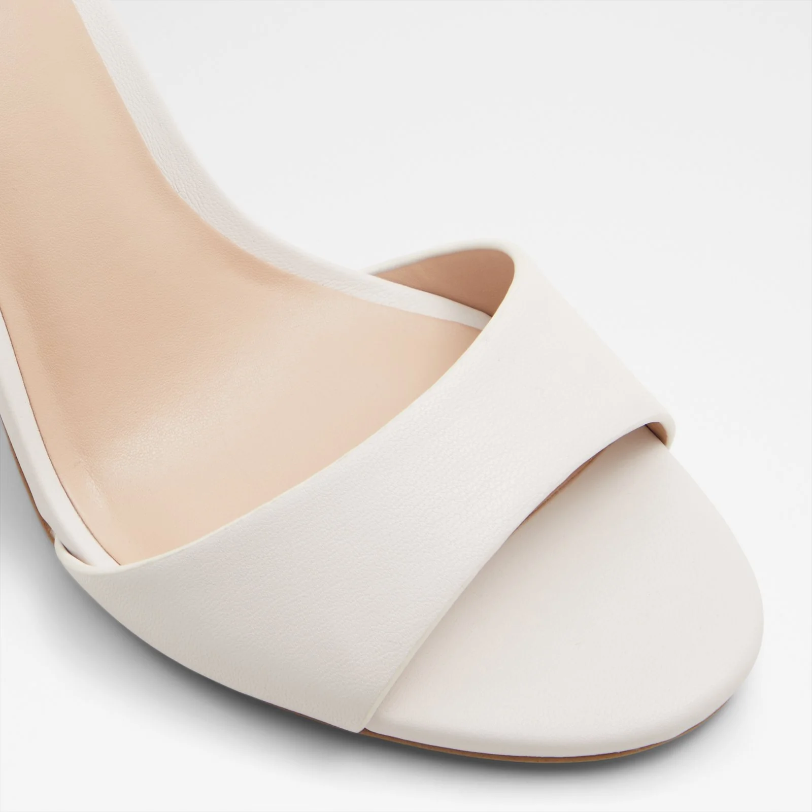 Dyanne - Image 6