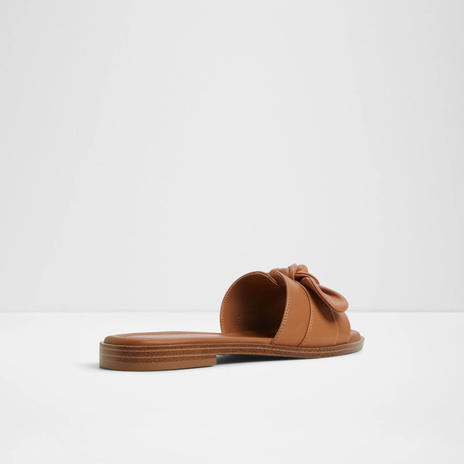Lavinia - Image 3
