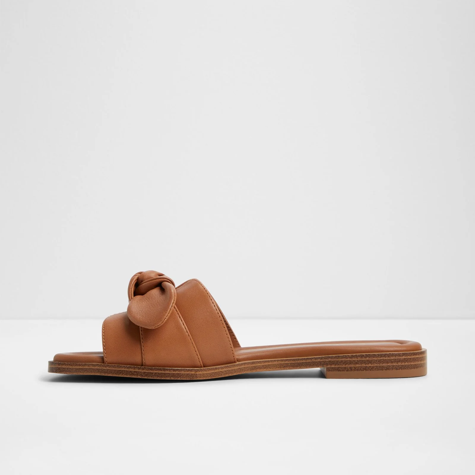 Lavinia - Image 4
