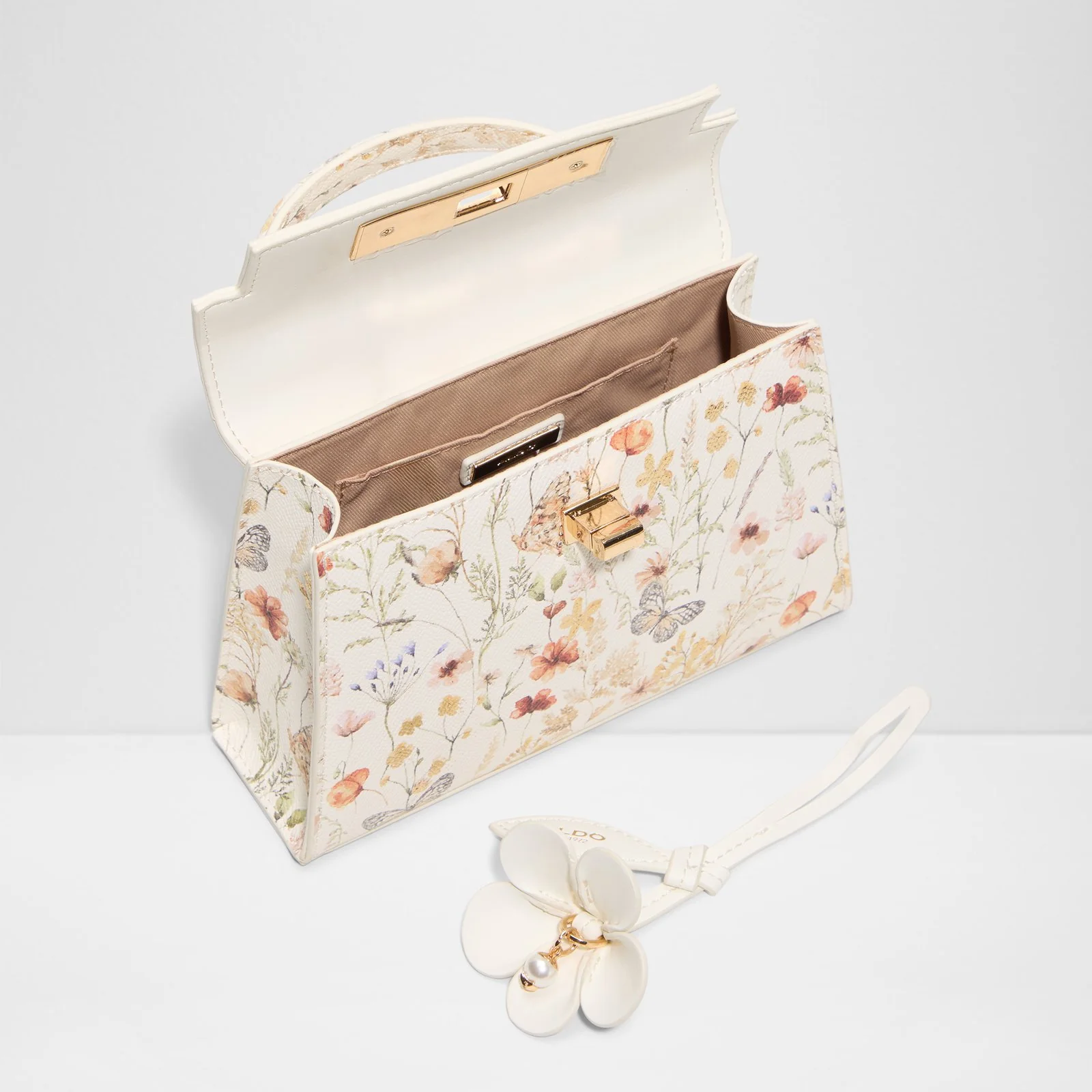Leora - Image 4