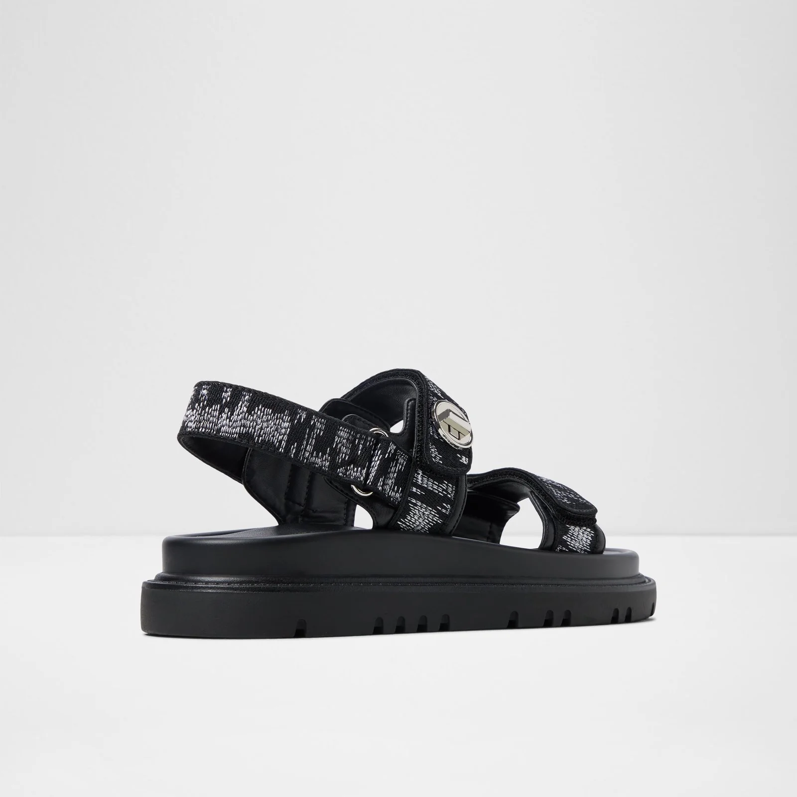 Linette - Image 3
