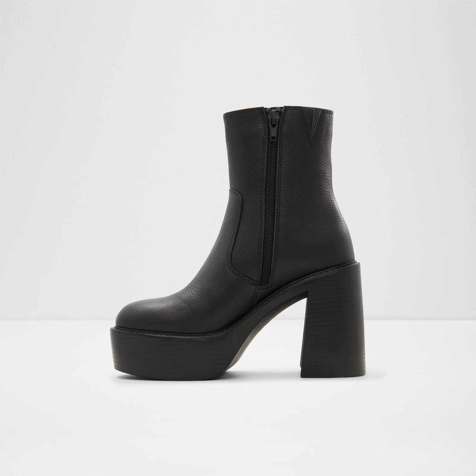 Myrelle - Image 4