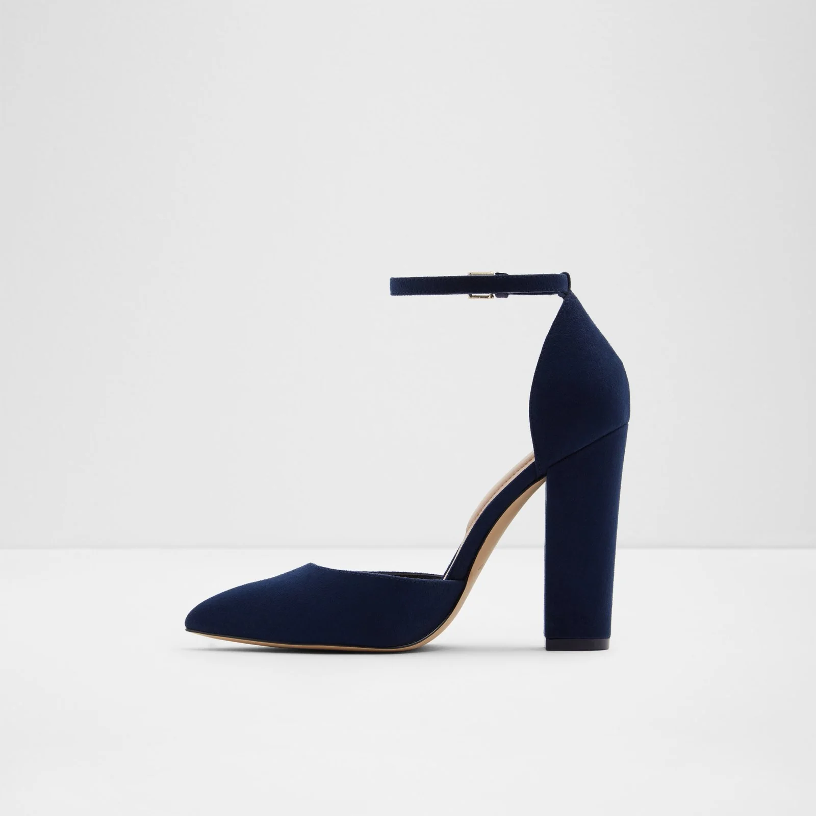 Nicholes - Image 4