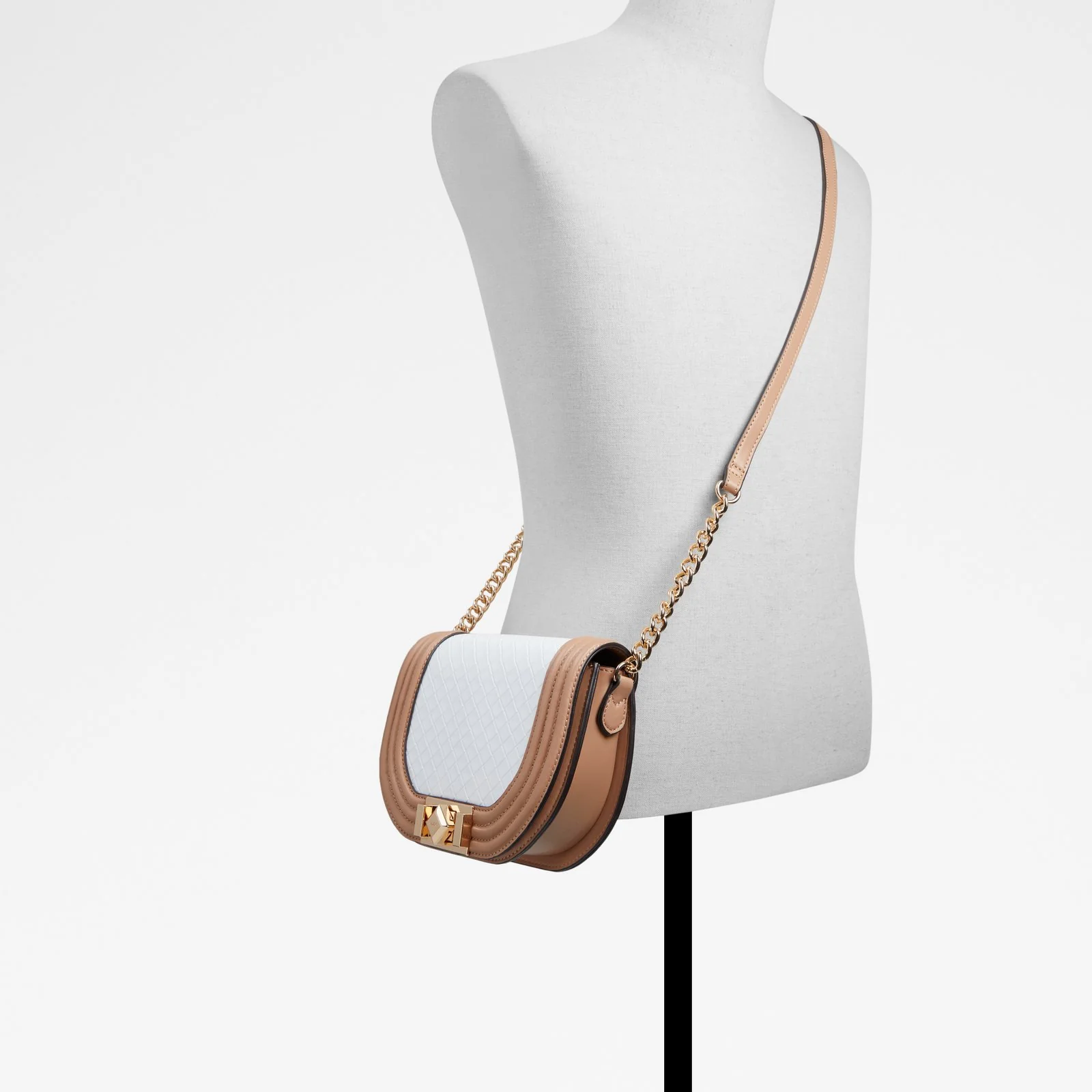 Saddlebae - Image 5